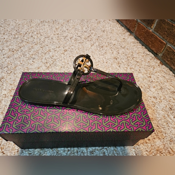 Tory Burch - Picture 3 of 9